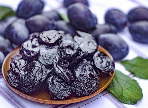 8 amazing effects of eating prune at night
